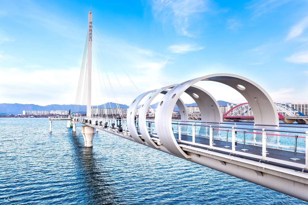 Location de voiture avec chauffeur à Chuncheon : Passerelle Soyanggang, cafés de Gubongsan, rail bike de Kim Yu-jeong et expérience Makguksu